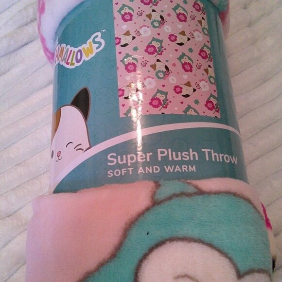 Original Squishmallows 46×60" Super Soft Micro Raschel Throw - Picture 2 of 3